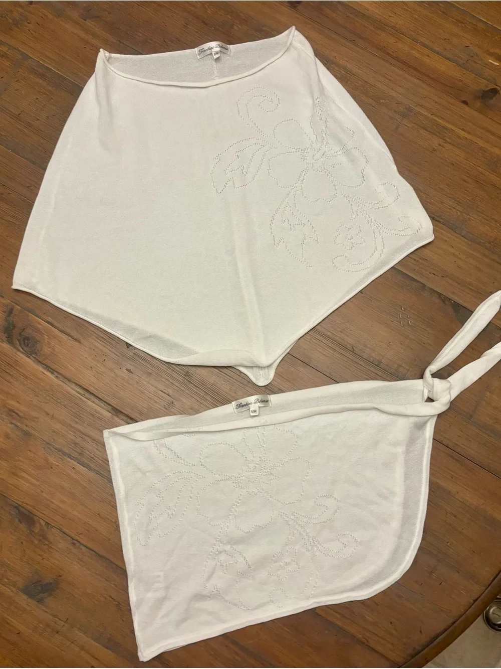 NWOT Frankie’s bikinis white hibiscus knit poncho and skirt set